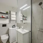 Newly Renovated 1-bedroom In The Heart Of Апартаменты *