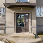 Newly Renovated 1-bedroom In The Heart Of Apartamento