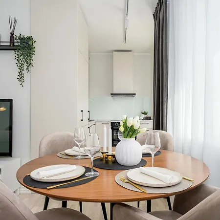 Newly Renovated 1-bedroom In The Heart Of *