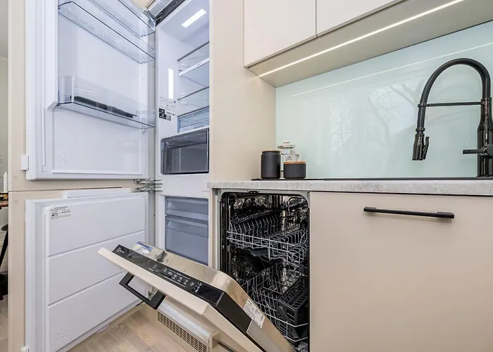 Newly Renovated 1-bedroom In The Heart Of